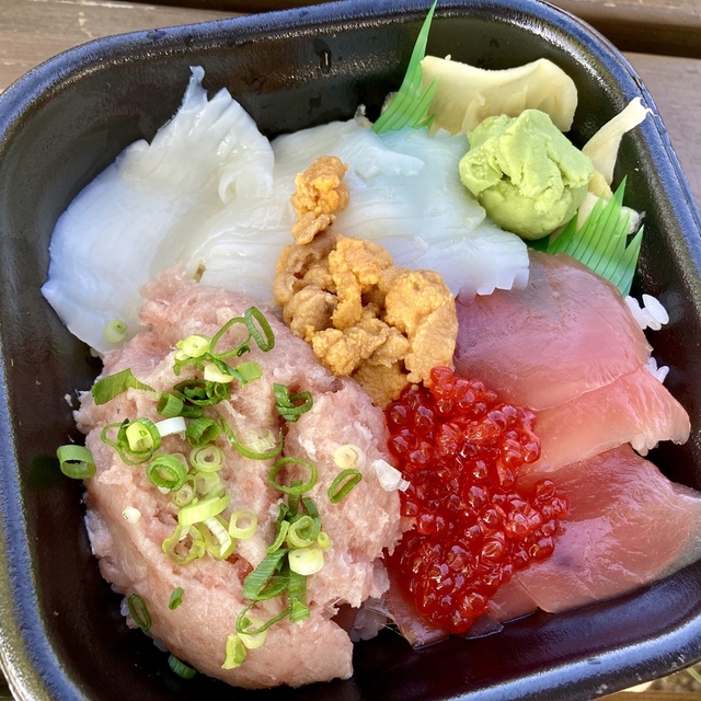 笑味 丼丸 篠崎店 - 篠崎（海鮮丼）の写真（食べログが提供するog:image）