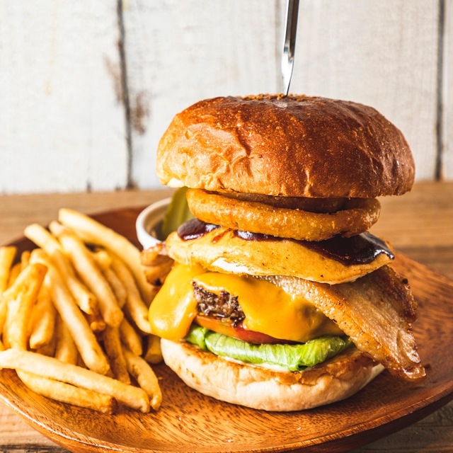 Island Burgers 高田馬場店（アイランドバーガーズ） - 高田馬場（ハンバーガー）の写真（食べログが提供するog:image）