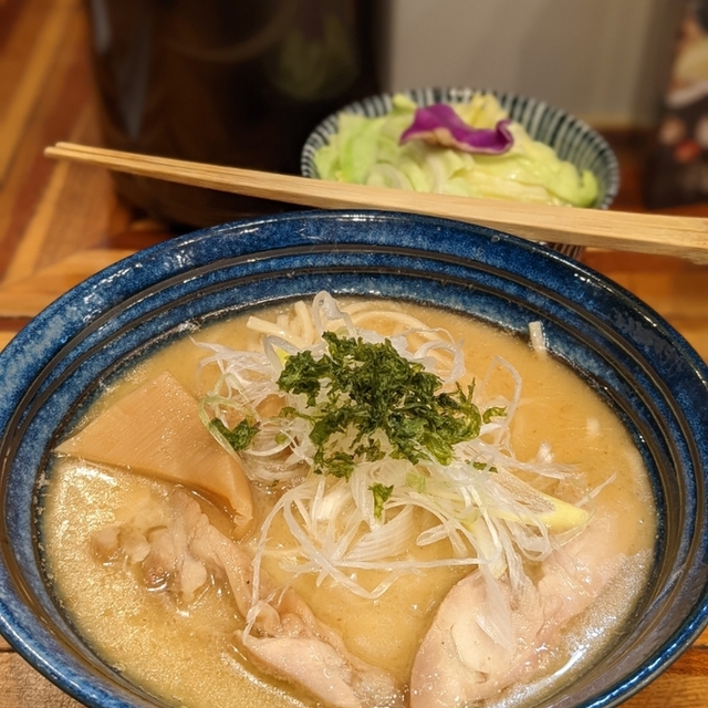 【保存版】新日本橋駅のラーメン・つけ麺21選！ボリューム◎個室あり◎アクセス◎で大人数での宴会からカップルのデートにもおすすめ【グルメライターが徹底ガイド】