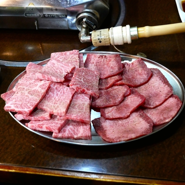 ニュー万長 (北野白梅町/焼肉)