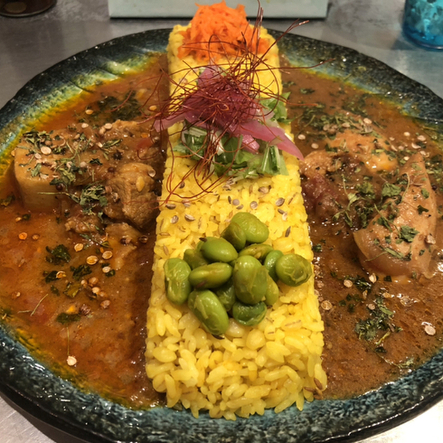 スパイシーカリーハウス 銀座半月 (銀座/カレーライス)