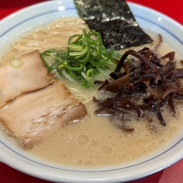 本場博多ラーメン せまかっちゃん - 神田（ラーメン）の写真（食べログが提供するog:image）