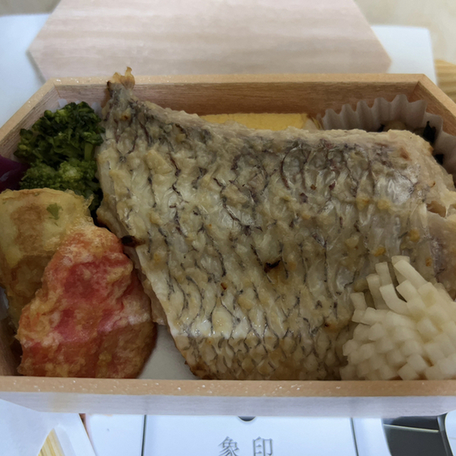 象印銀白弁当 - 新大阪（弁当）の写真（食べログが提供するog:image）