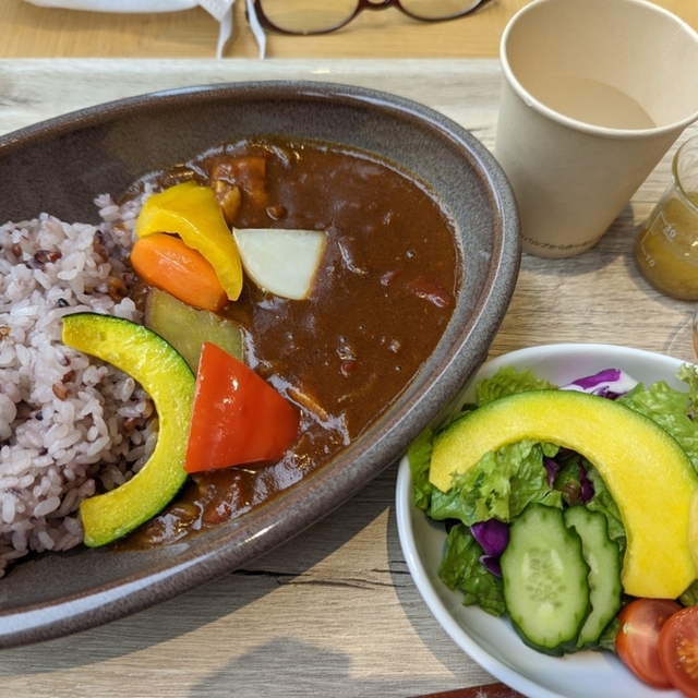 エスパーク カフェ シセイドウ パーラー（S/PARK Cafe Shiseido Parlour） - 新高島（カフェ）の写真（食べログが提供するog:image）
