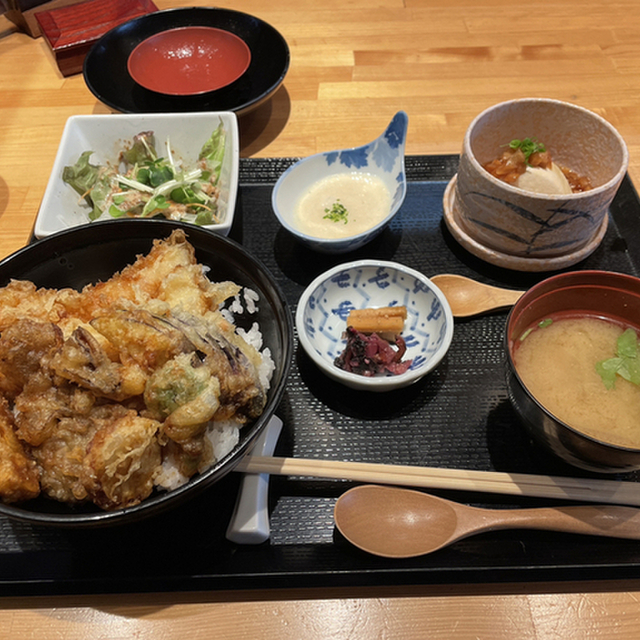 くずし割烹 さくら縁 - 三次/割烹・小料理 | 食べログ くずし割烹 さくら縁 (三次/割烹・小料理)
