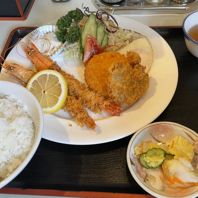 ファミリーレストラン 若鶴 - 室蘭(ファミレス)の写真(食べログが提供するog:image)