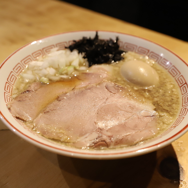 背脂煮干中華そば 和市 新橋本店