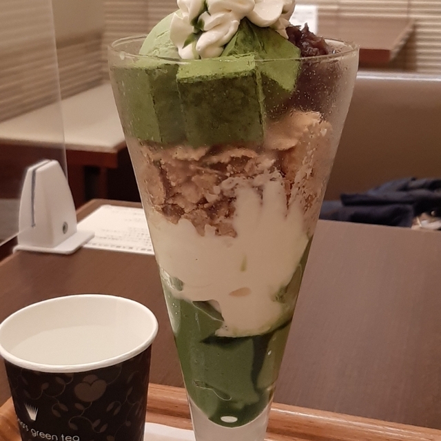 ナナズグリーンティー たまプラーザテラス店 (たまプラーザ/カフェ)