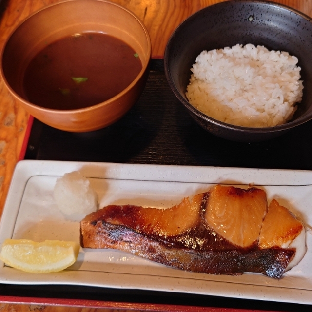 魚まみれ 眞吉 原宿店 - 北参道（居酒屋）の写真（食べログが提供するog:image）