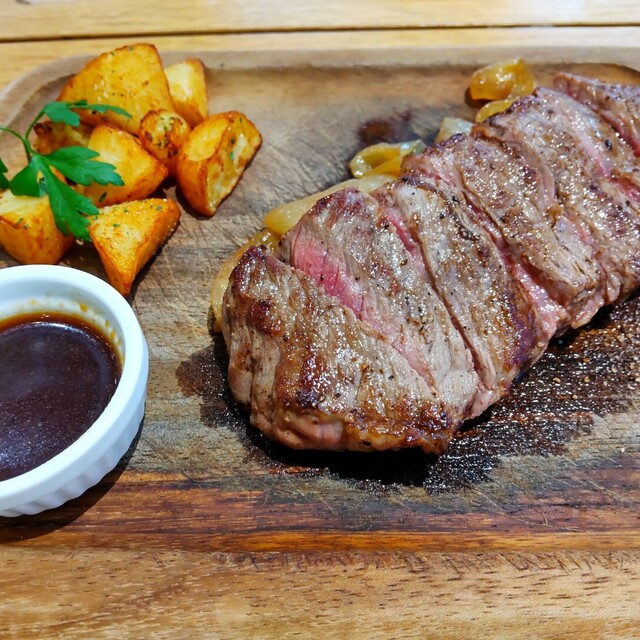 ティーエヌミート ワークス プレミアム ビーフ&ワイン（T.N.MEAT WORKS PREMIUM BEEF&WINE） - 品川（ステーキ）の写真（食べログが提供するog:image）