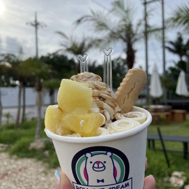 ROLL ICE CREAM FACTORY 石垣島ココナッツテラス店 （ロール アイス クリーム ファクトリー） 石垣市/ジェラート