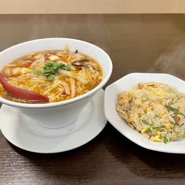 中華屋 ひすい亭>
