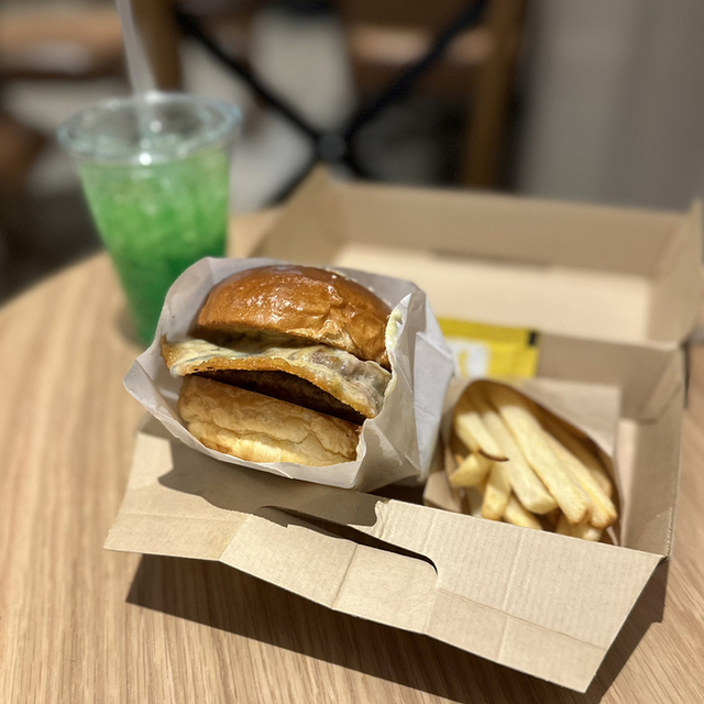 mosh Grab'n Go （モッシュ グラブ アンド ゴー） 広尾/ハンバーガー 食べログ