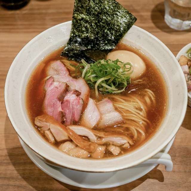 【保存版】新御茶ノ水駅のラーメン・つけ麺30選！ボリューム◎リーズナブルでランチから飲みの〆でも楽しめるお店【グルメライターが徹底ガイド】