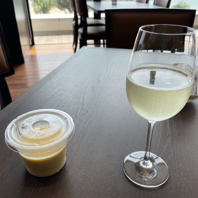 琉球ホテル&リゾート 名城ビーチ Premier Club Lounge（プレミア クラブ ラウンジ） - 糸満市（バー）の写真（食べログが提供するog:image）