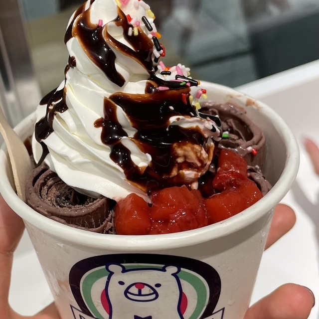 ROLL ICE CREAM FACTORY 渋谷・TOHOシネタワー店 （ロール アイス クリーム ファクトリー） 渋谷/ジェラート