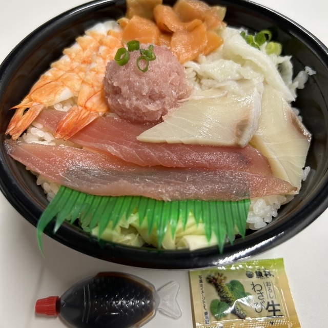 魚丼 菊川駅前店 - 菊川（海鮮丼）の写真（食べログが提供するog:image）