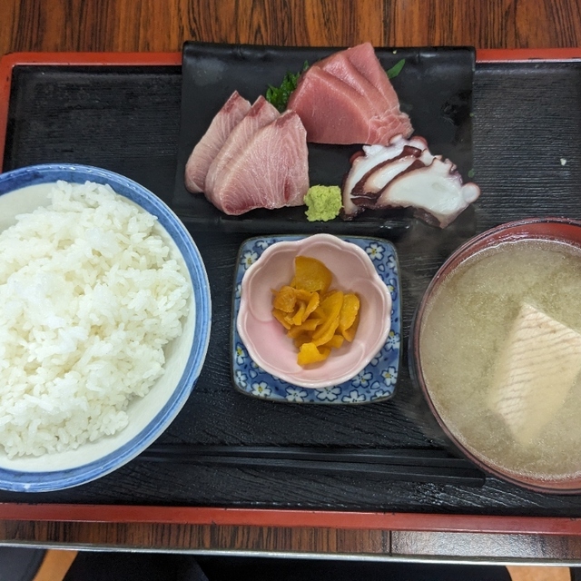 市場めし とくだ屋 - 千住大橋（海鮮丼）の写真（食べログが提供するog:image）