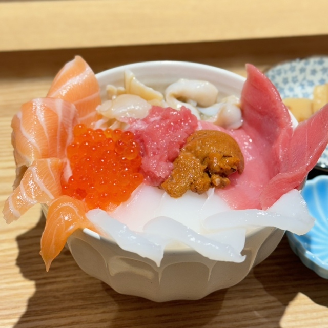 立ち食い海鮮丼 みこ食堂～イメージ画像１～