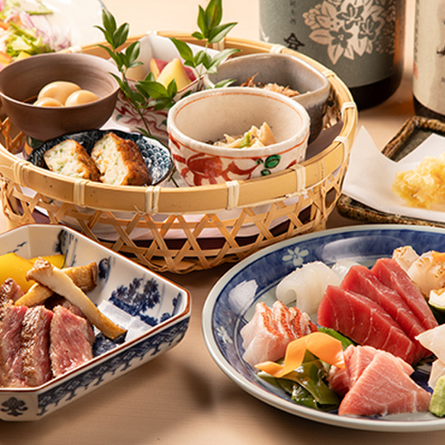 竹籠に盛り付けた季節のおばんざい