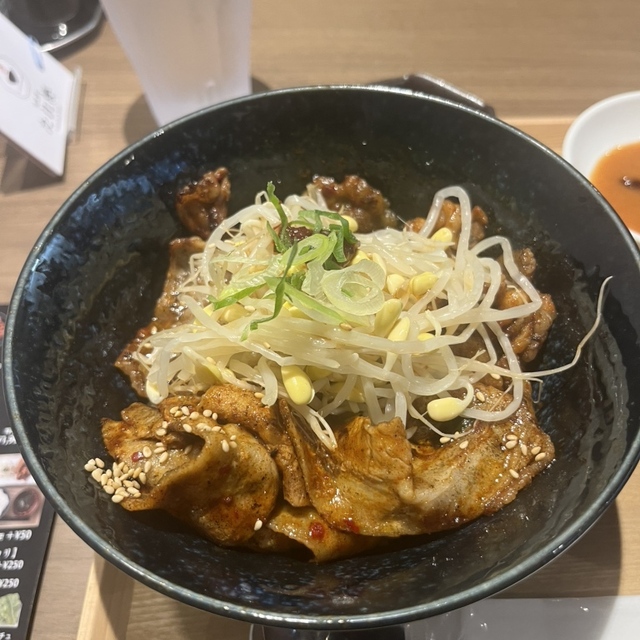 メニュー写真 : 焼肉丼 たれ櫻 - 新宿三丁目/豚丼 | 食べログ
