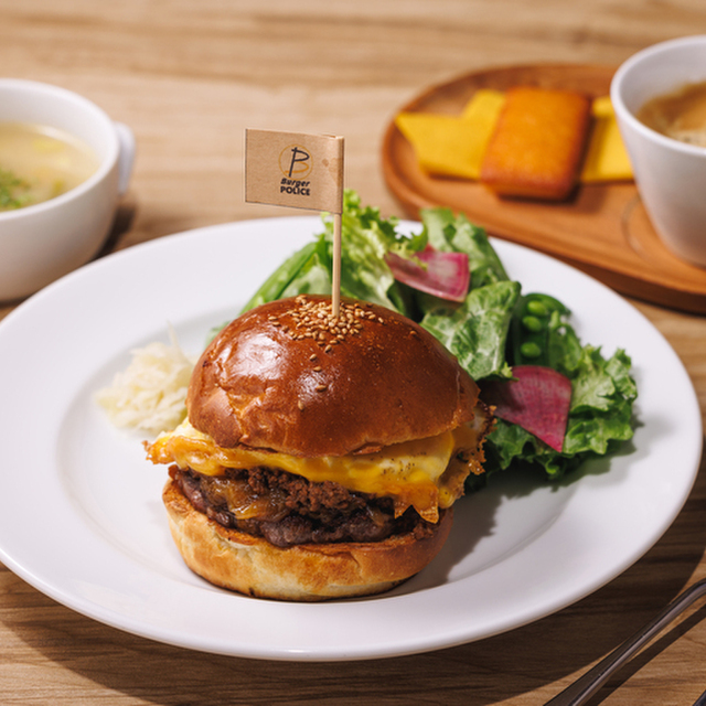 バーガーポリス 渋谷 (代々木公園/ハンバーガー)