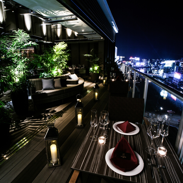 Es Rooftop Garden Bagus Nakasu エス ルーフトップガーデン バグース 中洲川端 ダイニングバー ネット予約可 食べログ