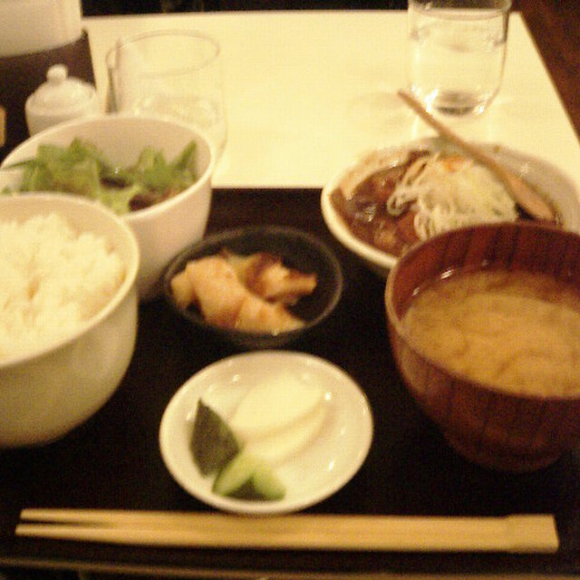 もつ壱 もついち 三越前 もつ鍋 食べログ
