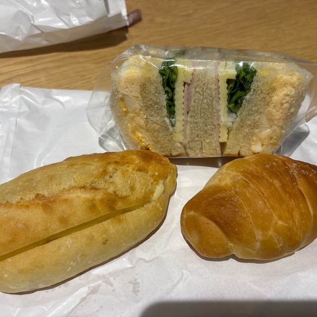 ベーカリー ルーブル