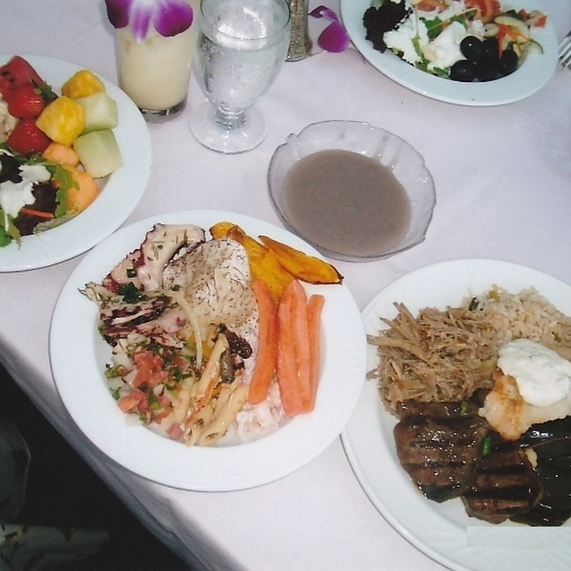 A Royal Hawaiian Luau, 'Aha'aina （ロイヤルハワイアンルアウ アハアイナ） ワイキキ/ハワイ料理 食べログ