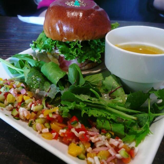 絵本と珈琲 ペンネンネネム 大阪店 中津 大阪メトロ カフェ 食べログ 絵本と珈琲 ペンネンネネム 大阪店 中津 大阪メトロ カフェ 食べログ