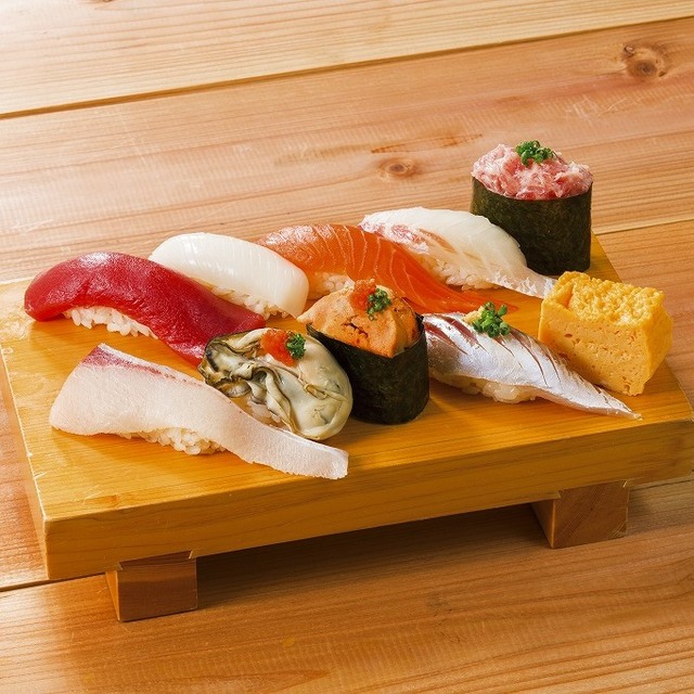 寿司 魚がし日本一 エキュート品川サウス店（すし うおがしにほんいち） - 品川（立ち食い寿司）の写真（食べログが提供するog:image）