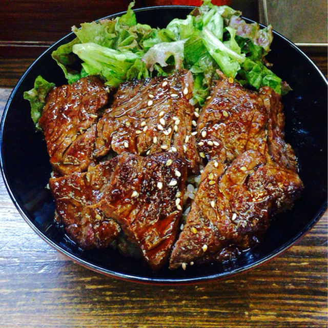 22年版 神戸三宮の焼肉ランチ15選 カップルのデートや記念日にもおすすめ 神戸在住筆者が徹底ガイド 神戸牛 おしゃれ 高級 コスパ など ページ 2 3 アニーお祝い体験マガジン By ギフトモール