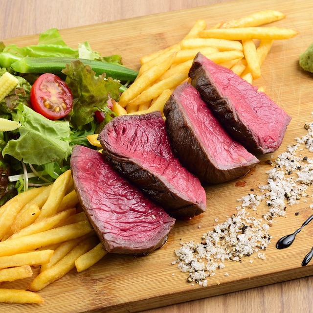 肉バルstaub ニクバルストウブ 神戸三宮 阪急 肉バル ネット予約可 食べログ