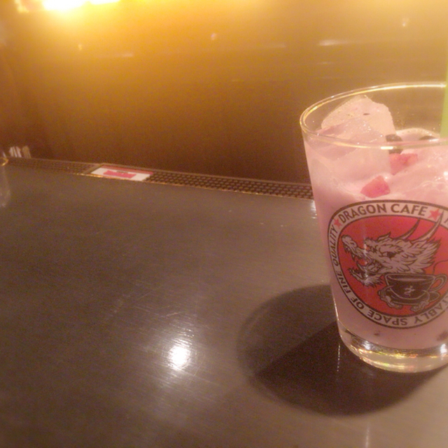 カフェアンドバードラゴンカフェ（CAFE&BAR DRAGON CAFE） - 山形（ダイニングバー）の写真（食べログが提供するog:image）