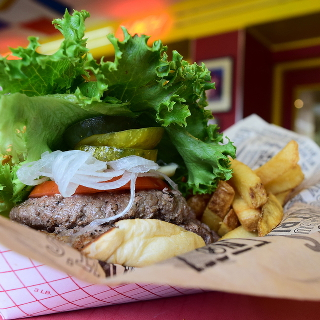 Teddy S Bigger Burgers Waikiki テディーズ ビガー バーガー クヒオ通り ハンバーガー 食べログ