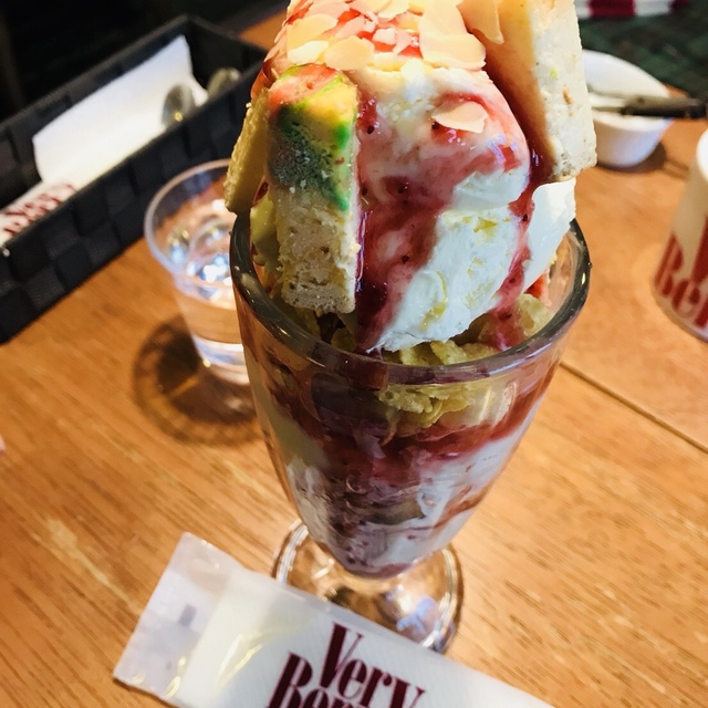 Very Berry Cafe 北白川店 ヴェリーベリーカフェ 一乗寺 カフェ 食べログ