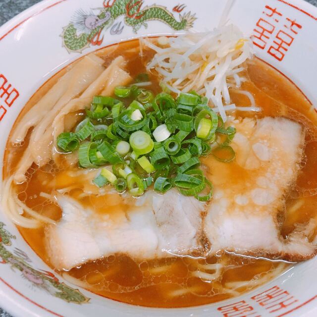 88911943 - 広島ラーメンは珍しい醤油豚骨ラーメン、その魅力について詳しく解説。 88911943 - 広島ラーメンは珍しい醤油豚骨ラーメン、その魅力について詳しく解説。