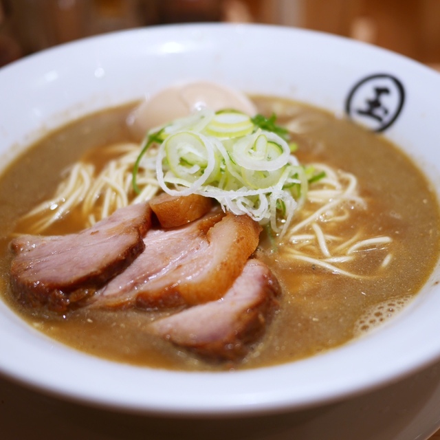 東京煮干し らーめん玉 東京駅店 - 東京（ラーメン）の写真（食べログが提供するog:image）