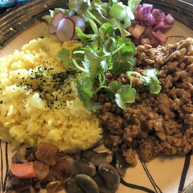 麺とカレーのお店 かるみれんげ - 小淵沢（インドカレー）の写真（食べログが提供するog:image）