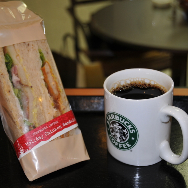 スターバックス・コーヒー 長崎空港店 - 諏訪（カフェ）の写真（食べログが提供するog:image）