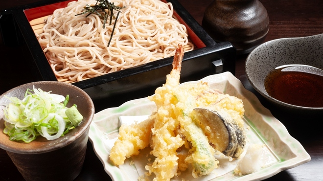 ワインと日本酒 炭火串焼バル 源治 - メイン写真: