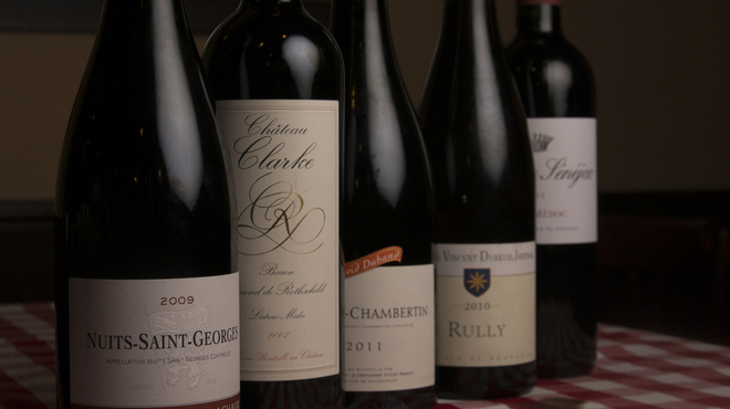 サエラ 2000吉 - ドリンク写真:ワインは全てフランス産！カジュアルなものから記念日用まで取り揃えています。お気軽にご相談ください♪