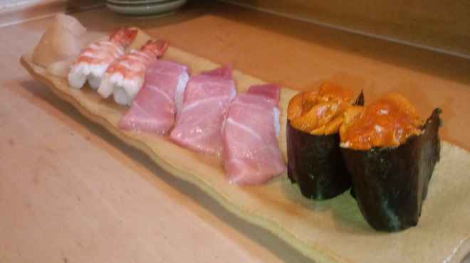 Sushi Iso - 料理写真:中トロ、ウニ