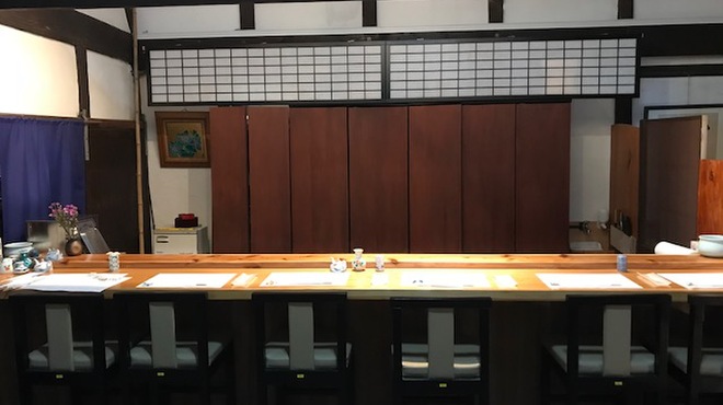 大徳寺 鮨長 - 内観写真:カウンター