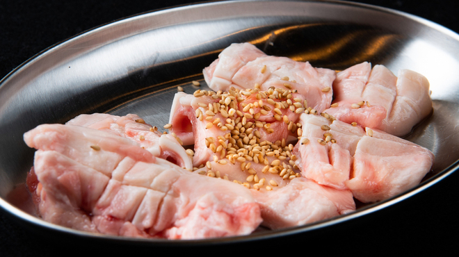 和牛焼肉大衆酒場 ホルモン博多春吉のじゃん横 - メイン写真: