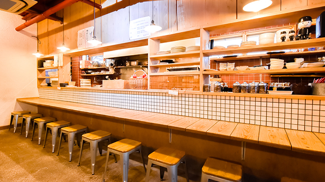 梅山鉄平食堂 - メイン写真:カウンター