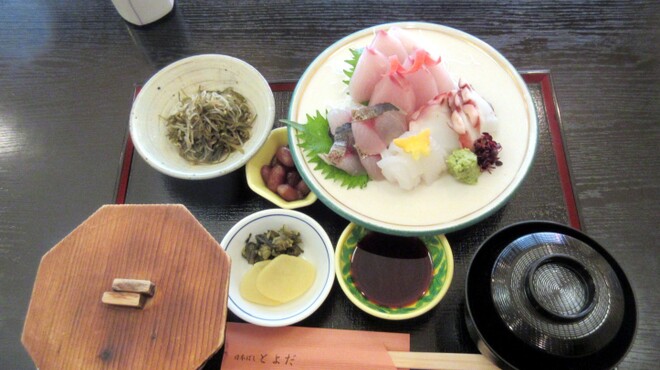 割烹 とよだ - 料理写真:刺身定食