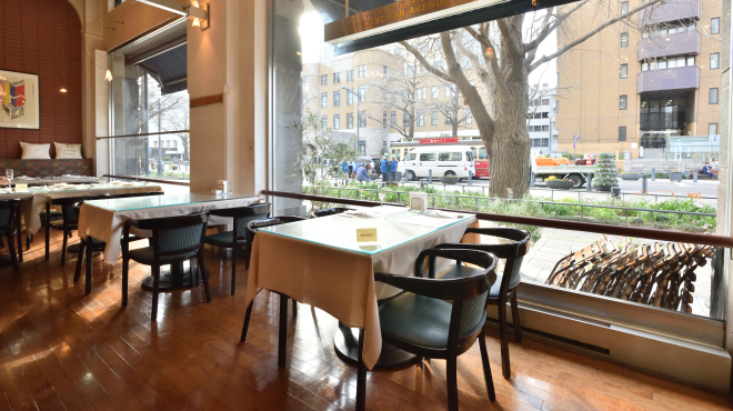 ランチャン　アヴェニュー - メイン写真:窓側