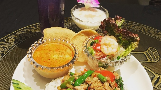 Asian Kitchen Luna アジアンキッチン ルーナ 高槻 東南アジア料理 その他 ネット予約可 食べログ
